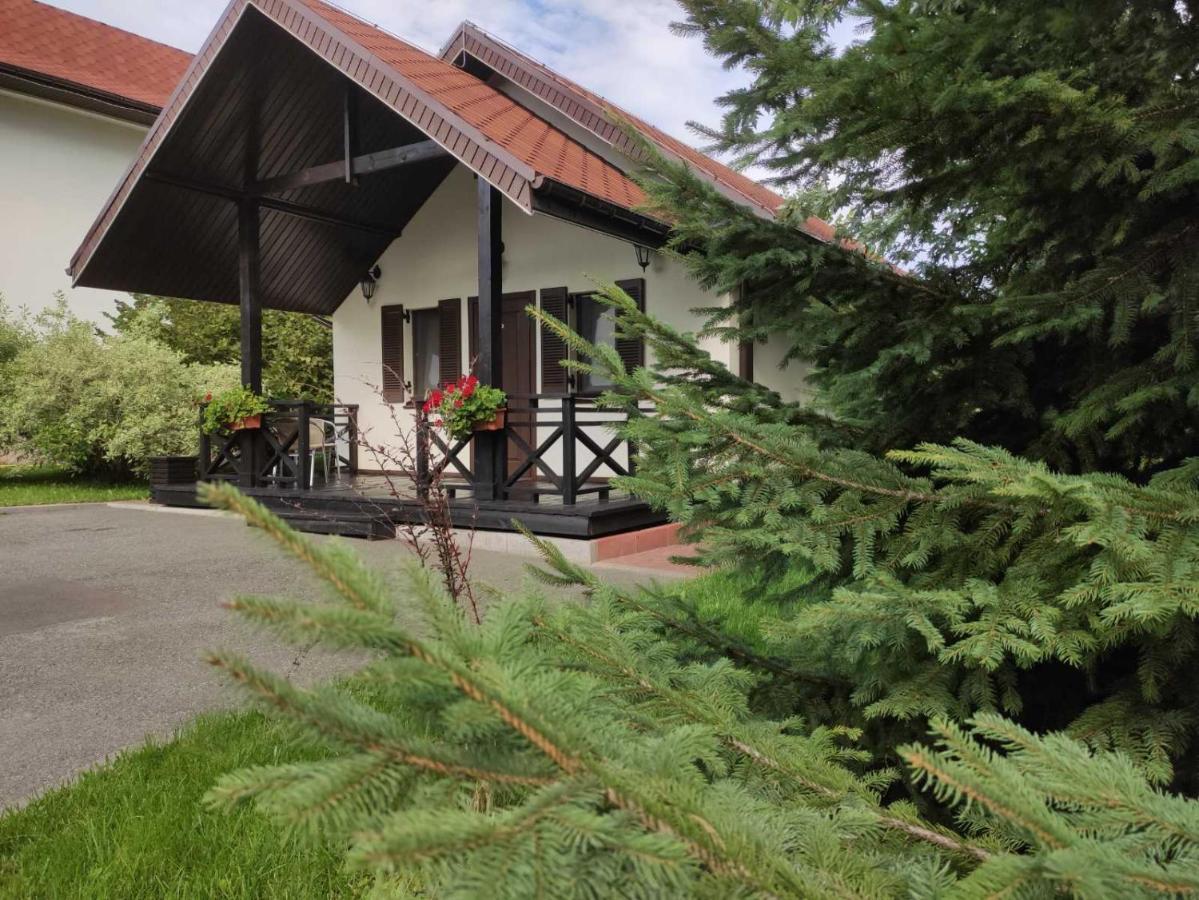 Park-Hotel Kidev Čubynske Exteriér fotografie
